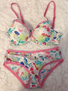 Calvin Klein Floral Print Bra + Undies Set Push-up Underwire Bra 32b Small